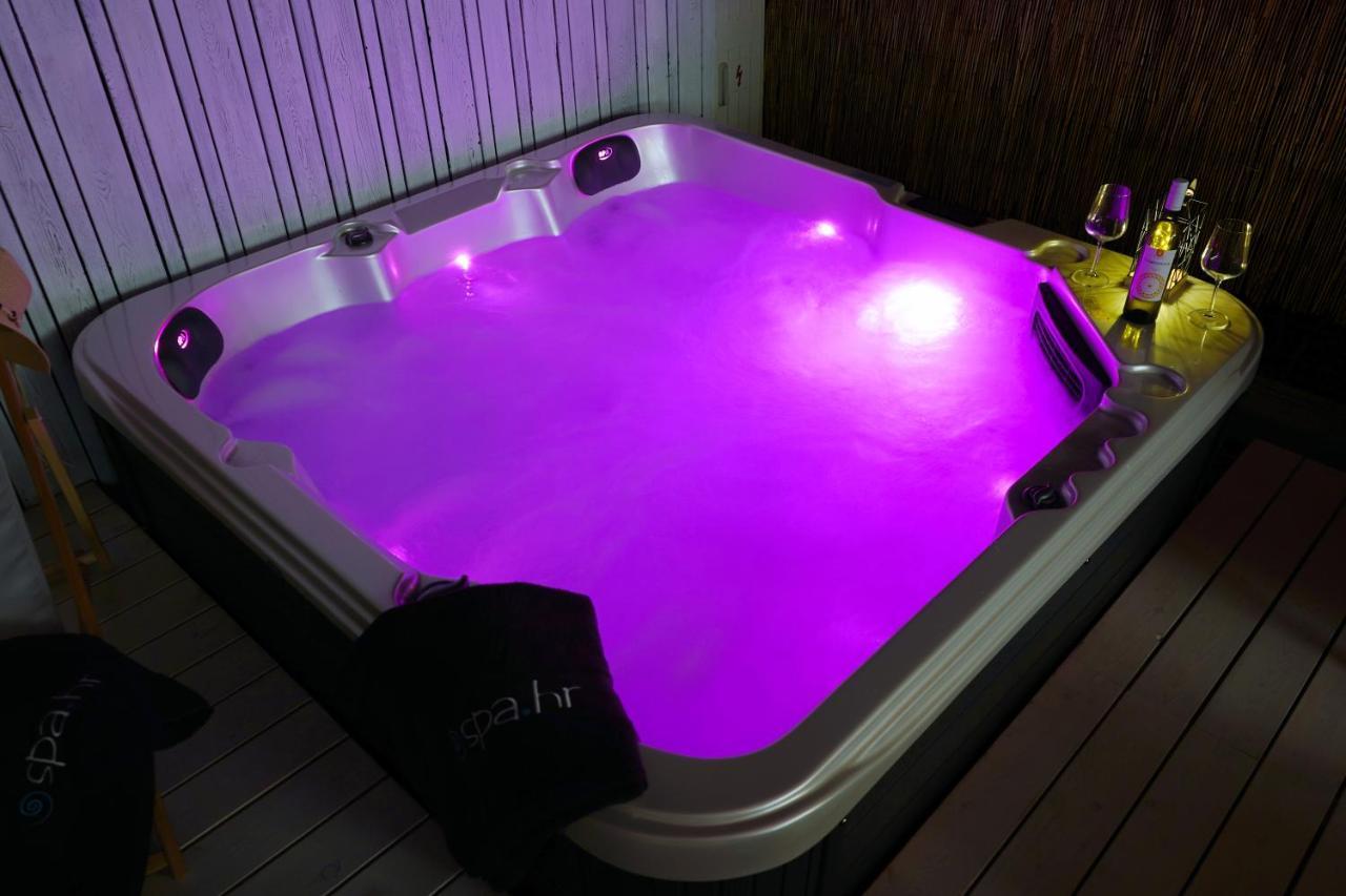 Boutique Style Eco-Beachhouse, Private Jacuzzi Privlaka  Zewnętrze zdjęcie